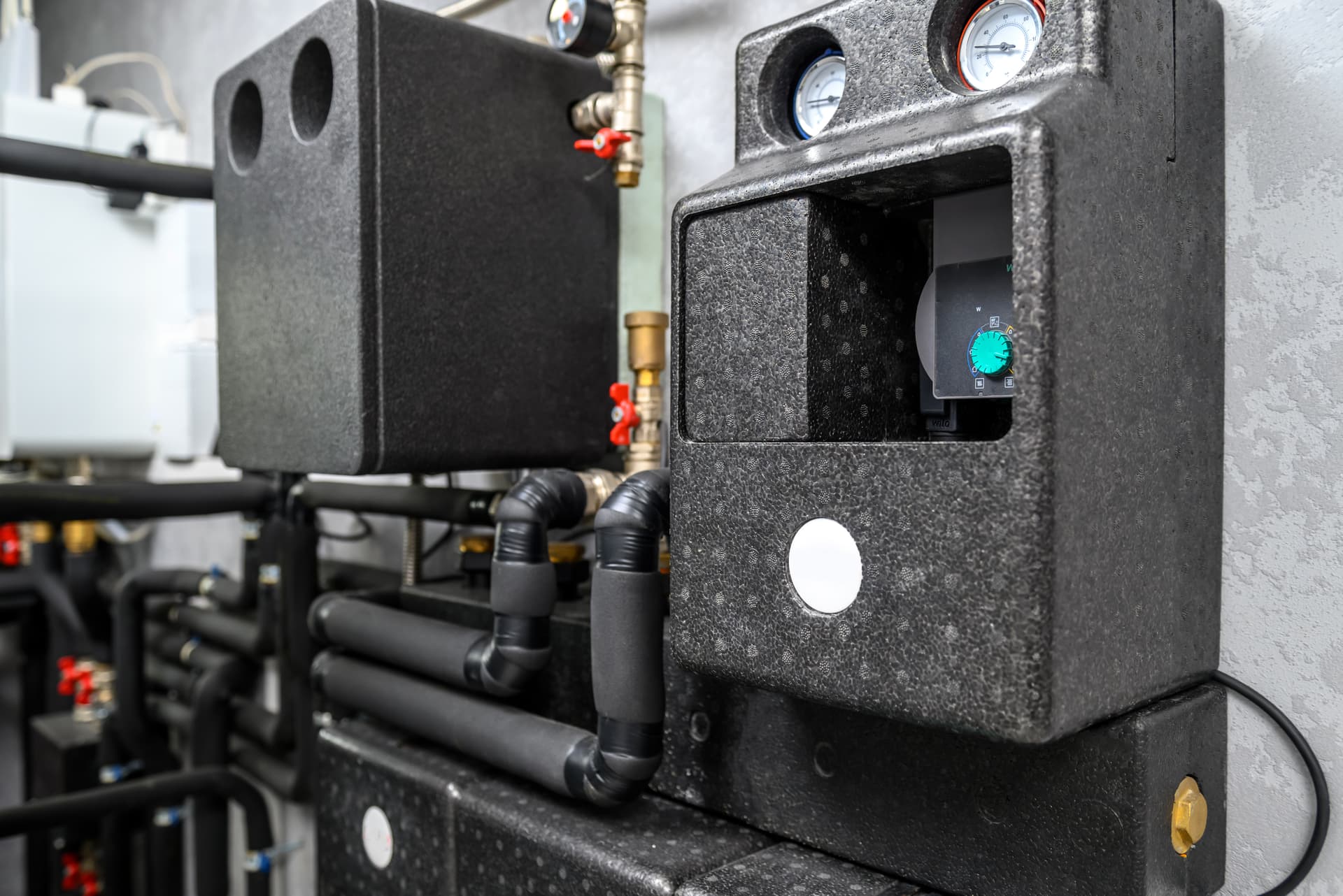 Lakewood homeowners and businesses planning heat pump installation